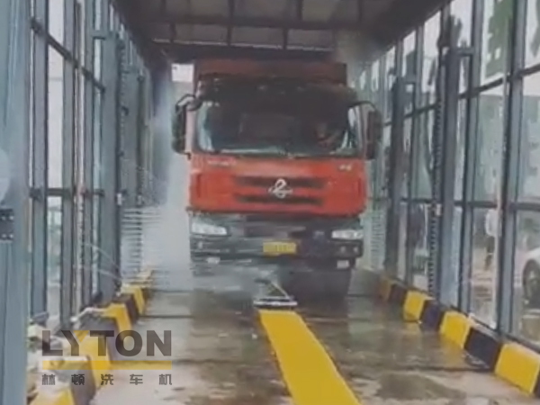 林頓工程定制款洗車(chē)設(shè)備、全自動(dòng)洗車(chē)機(jī)作業(yè)視頻！