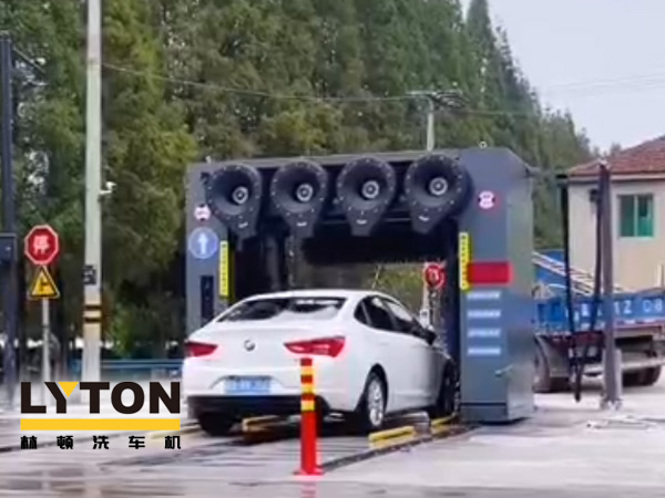 蕭山西湖石油選配林頓龍門(mén)往復(fù)式全自動(dòng)洗車機(jī)，防銹蝕耐腐，經(jīng)久耐用